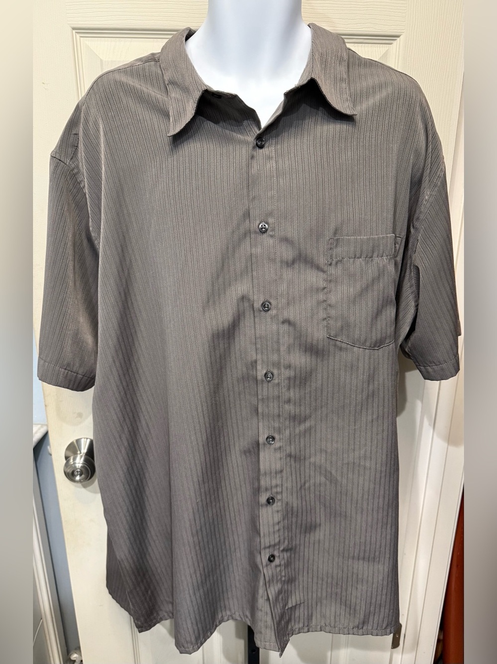 Linea Dome Gray Short-Sleeve Button-Up Shirt
